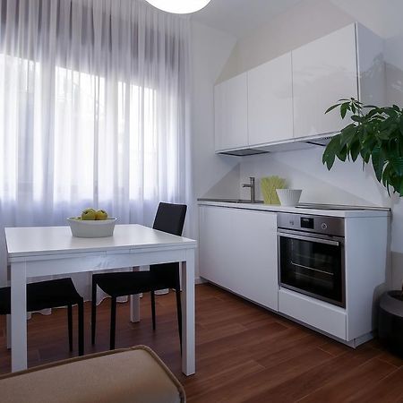 Starhost - Golden Apartments Σαλέρνο Εξωτερικό φωτογραφία