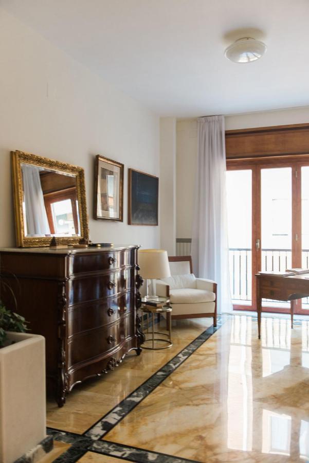 Starhost - Golden Apartments Σαλέρνο Εξωτερικό φωτογραφία
