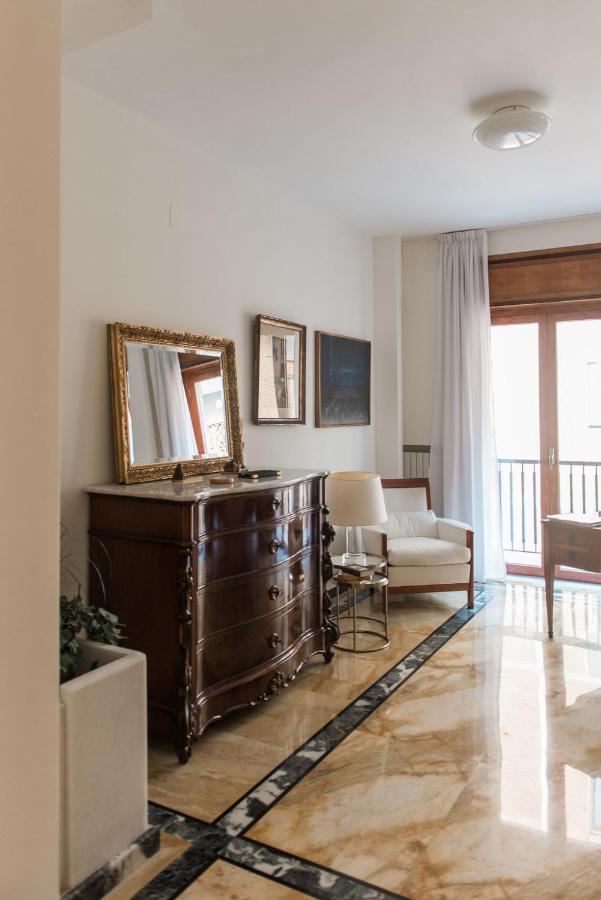 Starhost - Golden Apartments Σαλέρνο Εξωτερικό φωτογραφία