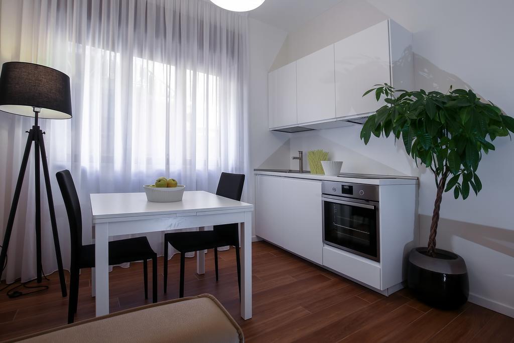 Starhost - Golden Apartments Σαλέρνο Εξωτερικό φωτογραφία